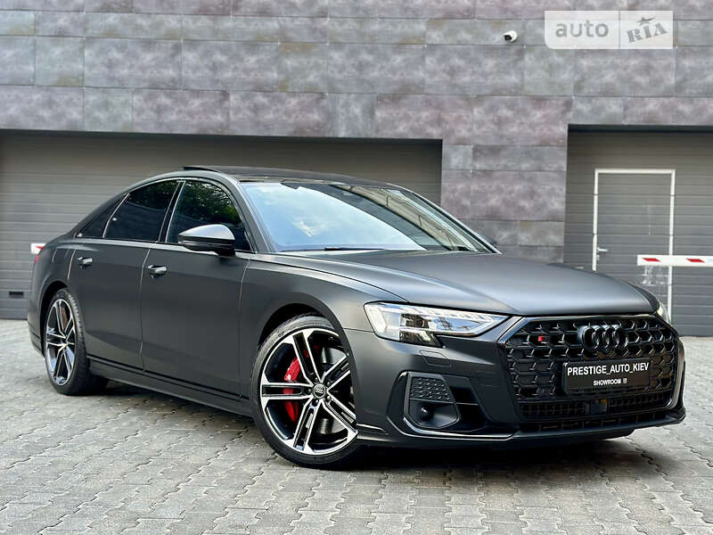 2023 audi s8