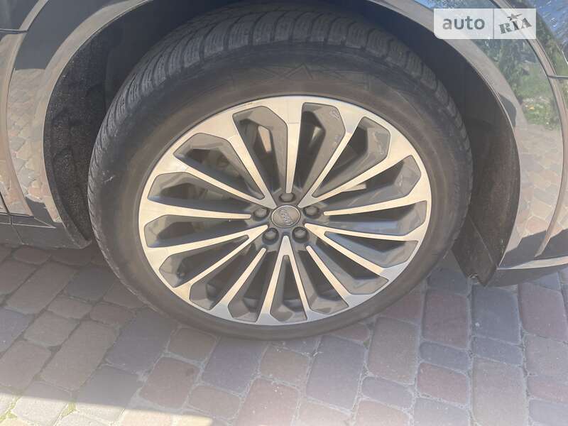 2019 audi e-tron