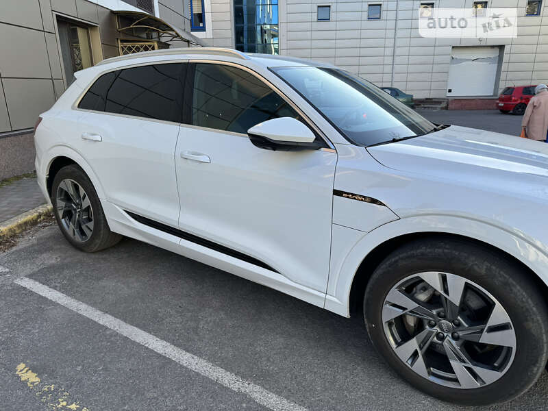 2019 audi e-tron