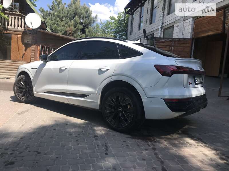 2023 audi q8