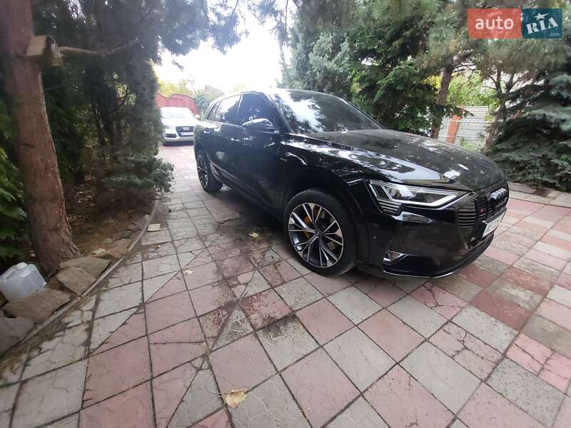 2022 audi e-tron 50