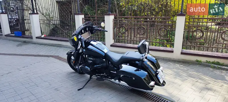 2022 bmw r 18