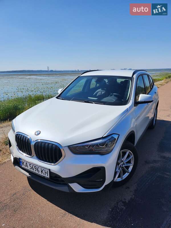 2022 bmw x1