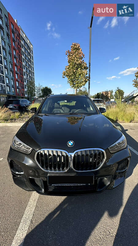 2022 bmw x1