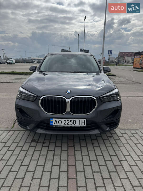 2022 bmw x1