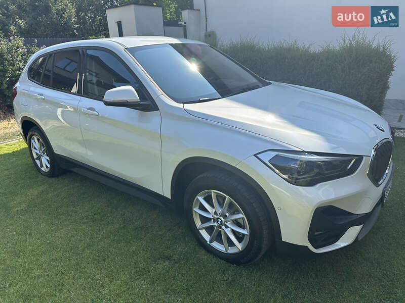 2022 bmw x1