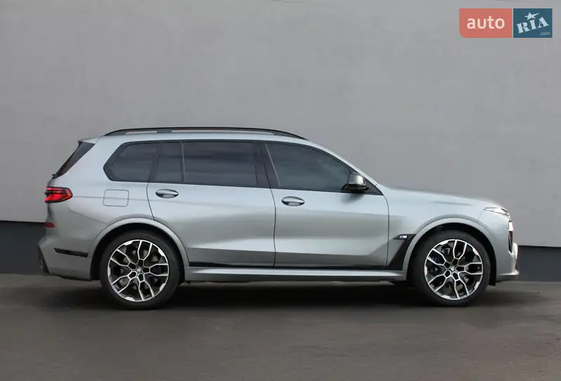 2025 bmw x7 m60i xdrive