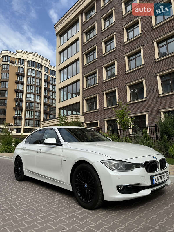 2012 bmw 320i
