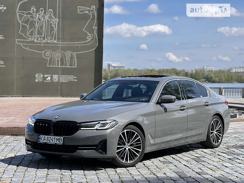 2021 bmw 530i