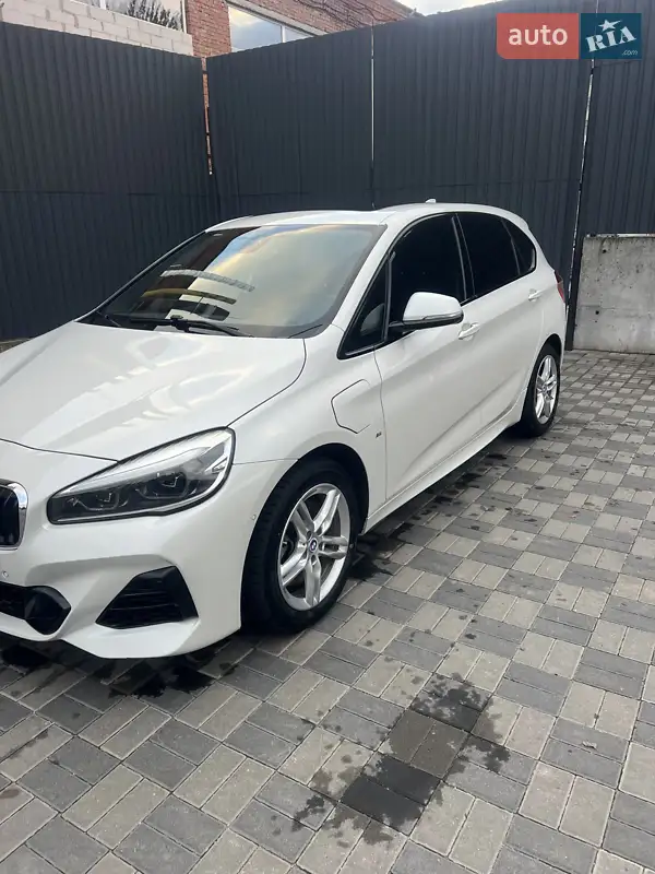 2019 bmw 225 xe