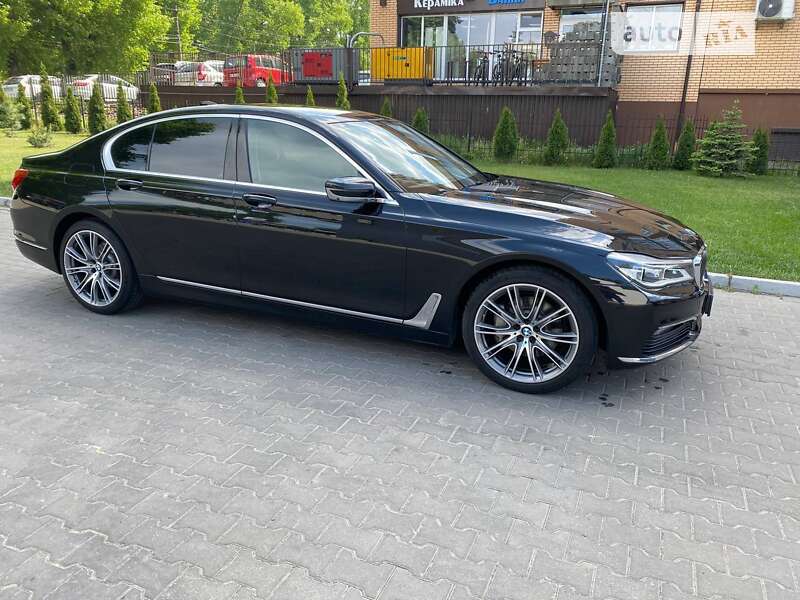 2017 bmw 730i