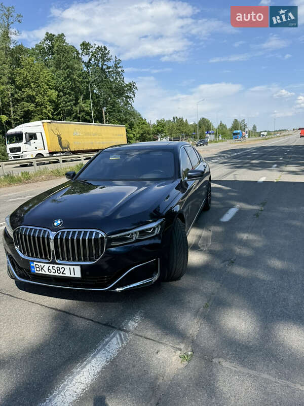 2019 bmw 750i