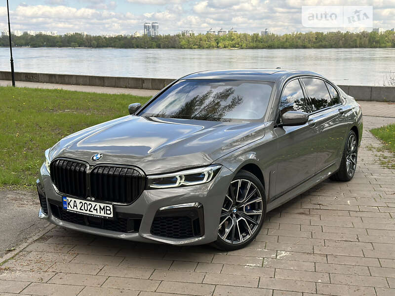 2021 bmw m760li
