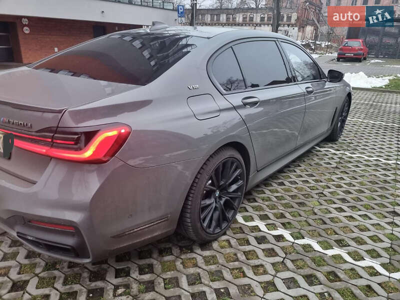 2021 bmw m760li