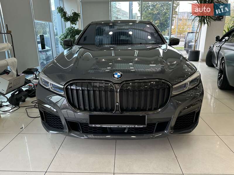 2021 bmw m760li