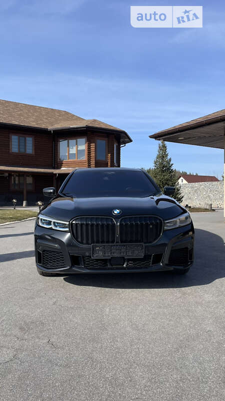 2022 bmw m760li