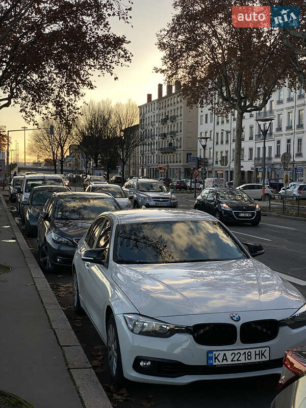 2017 bmw 318i