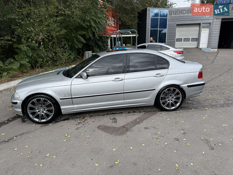 2000 bmw 330i