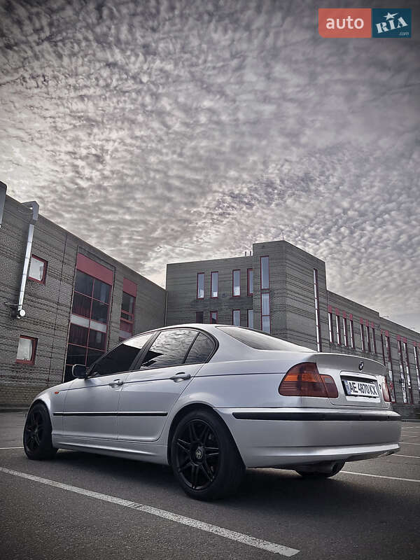 2003 bmw 318i
