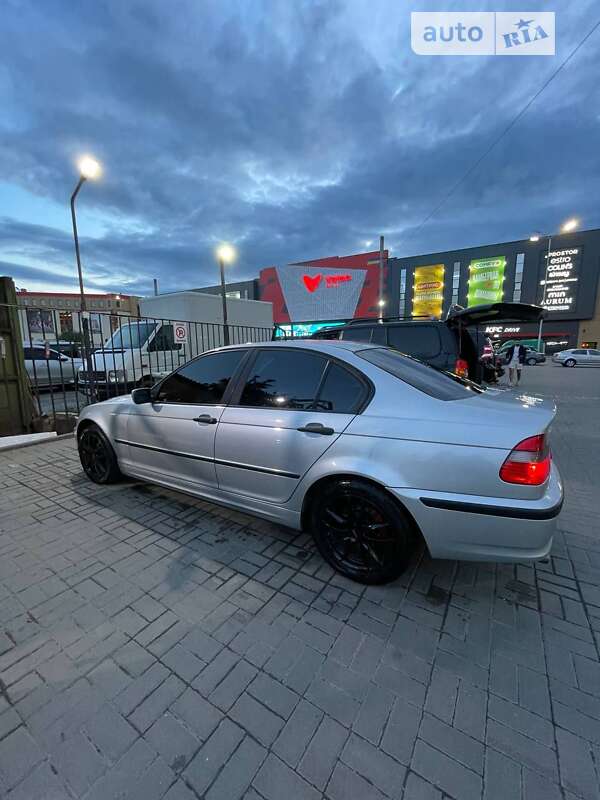2003 bmw 318i