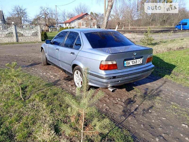 1993 bmw 318i