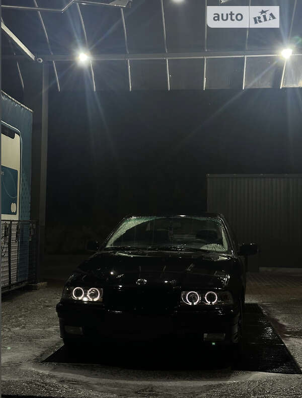 1993 bmw 318i