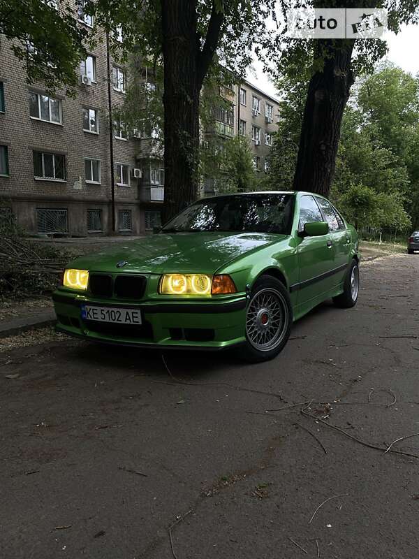 1992 bmw 320i