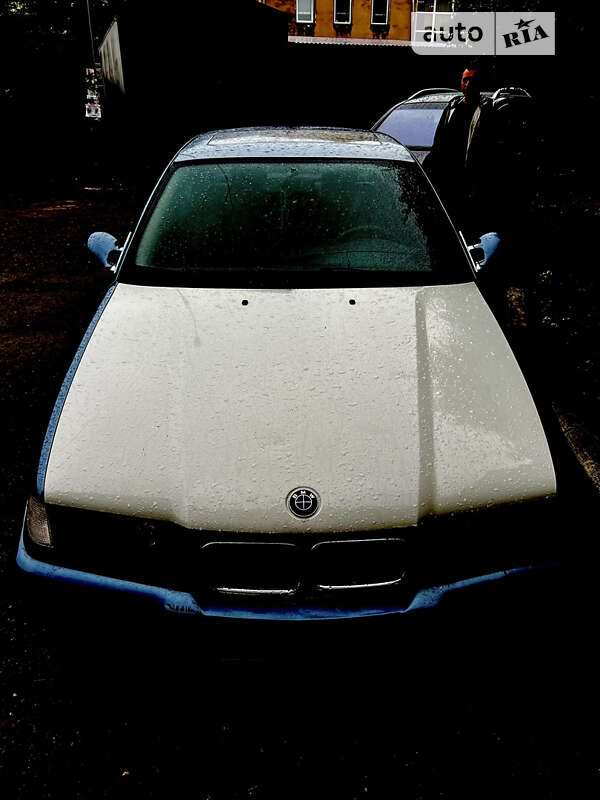 1994 bmw 320i