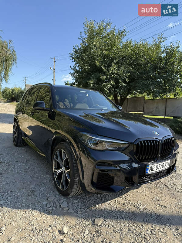 2022 bmw x5 m50d