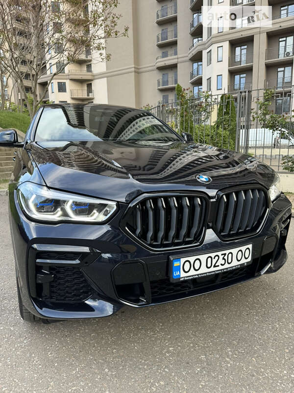 2022 bmw x6 m50i