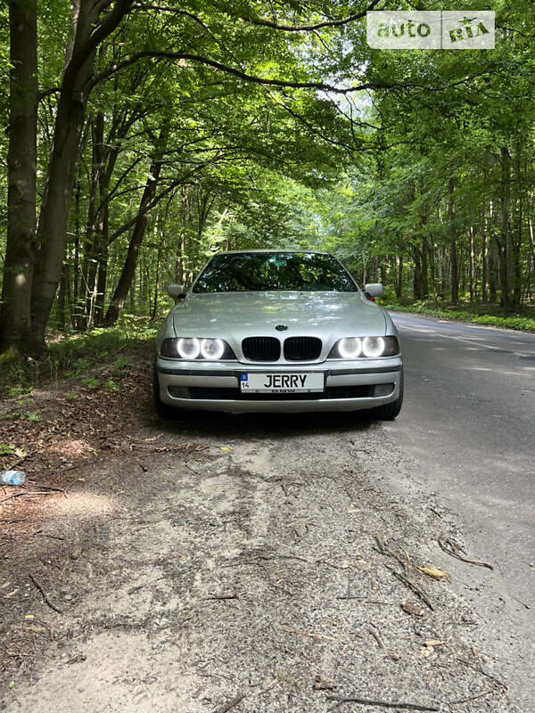 1999 bmw 520i