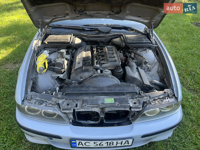 1999 bmw 520i