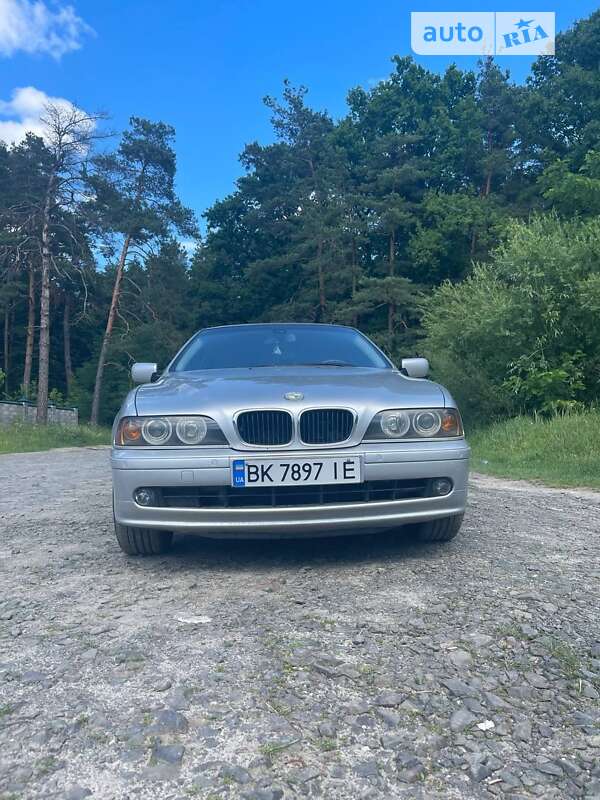 2000 bmw 520i