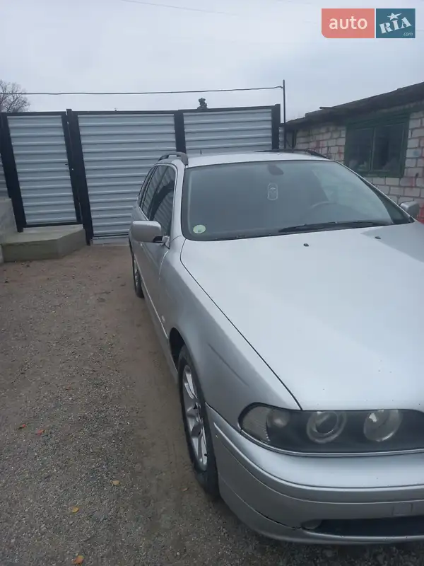 2003 bmw 520i