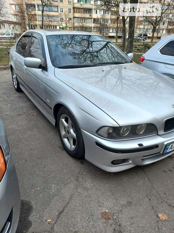 2000 bmw 520i