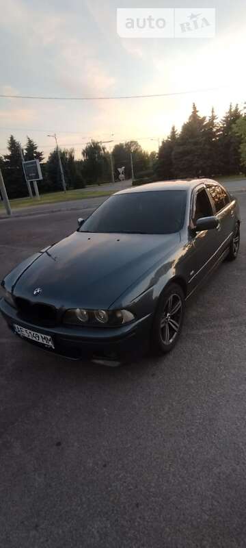 2003 bmw 530i