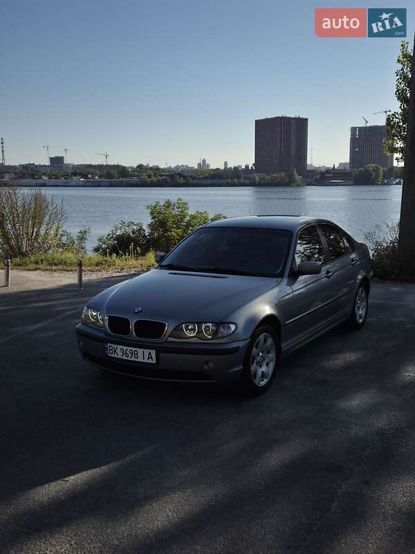 2004 bmw 318i