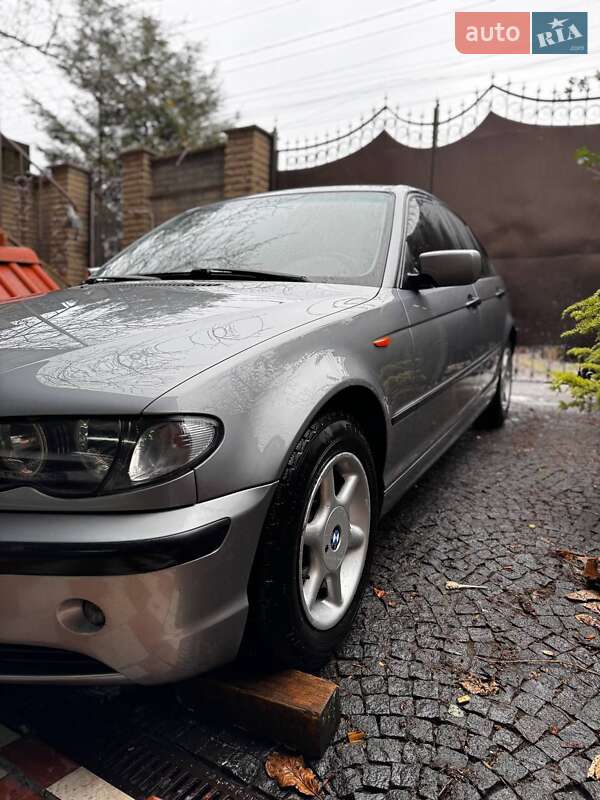 2004 bmw 3 series