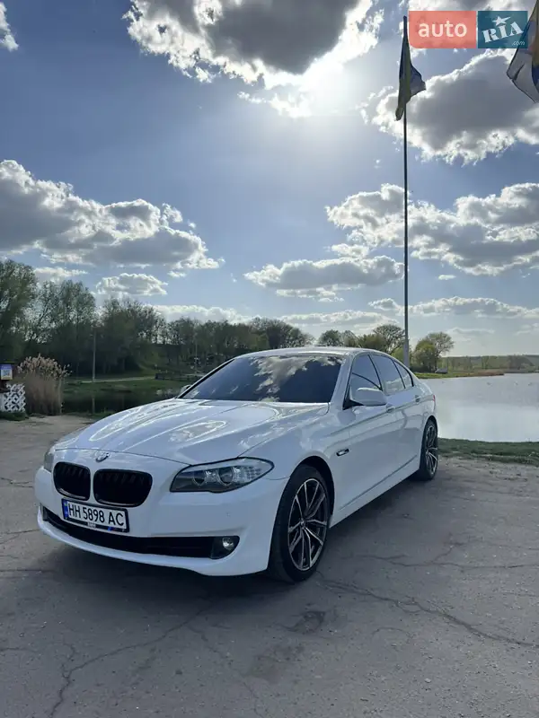 2011 bmw 523i