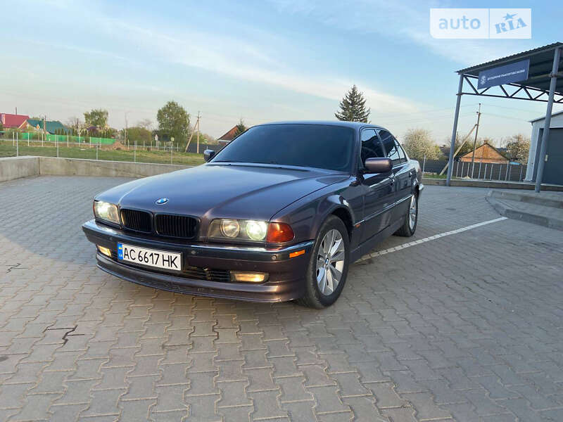 1998 bmw 735i