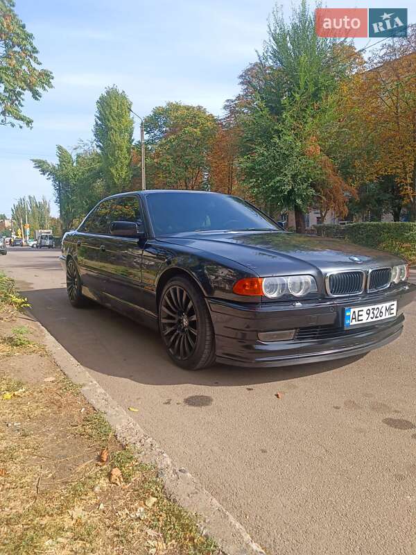 2000 bmw 740i
