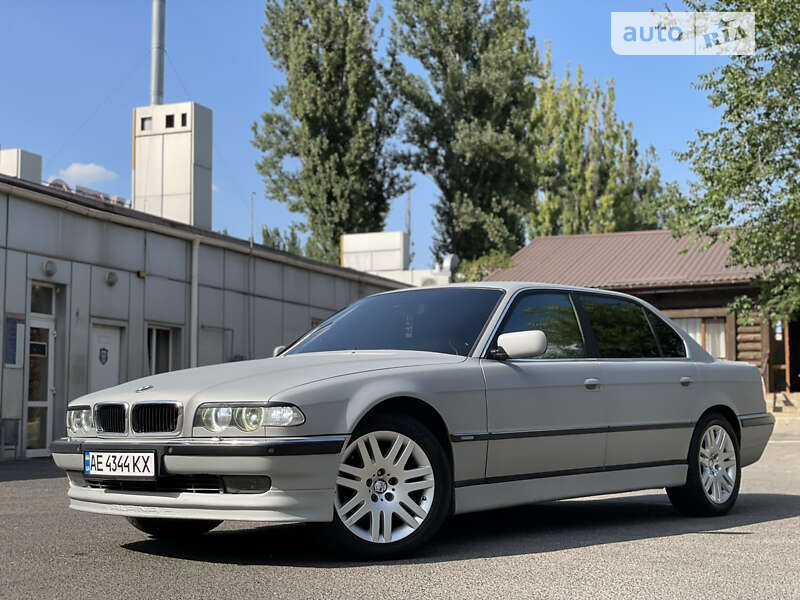 2000 bmw 735i
