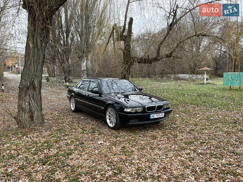 1999 bmw 740i