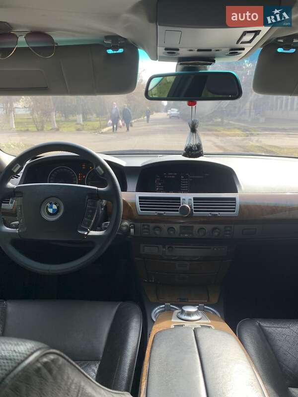2002 bmw 735i