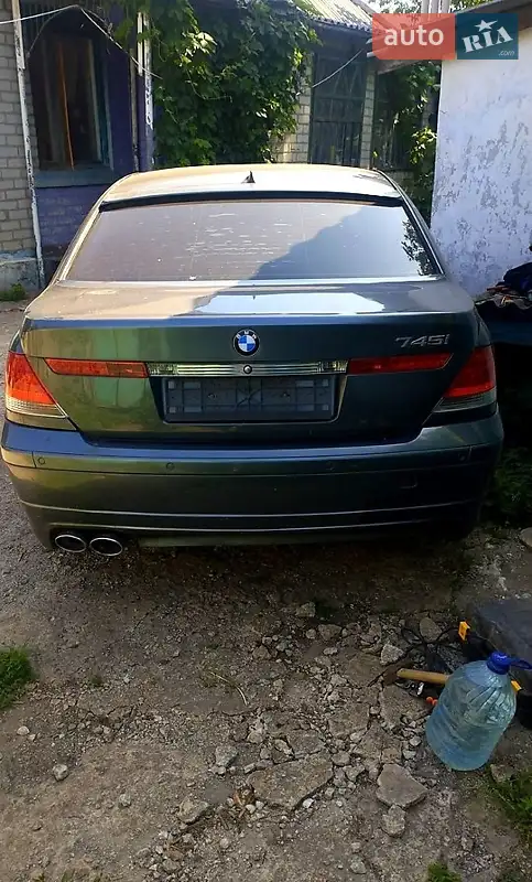 2001 bmw 745i