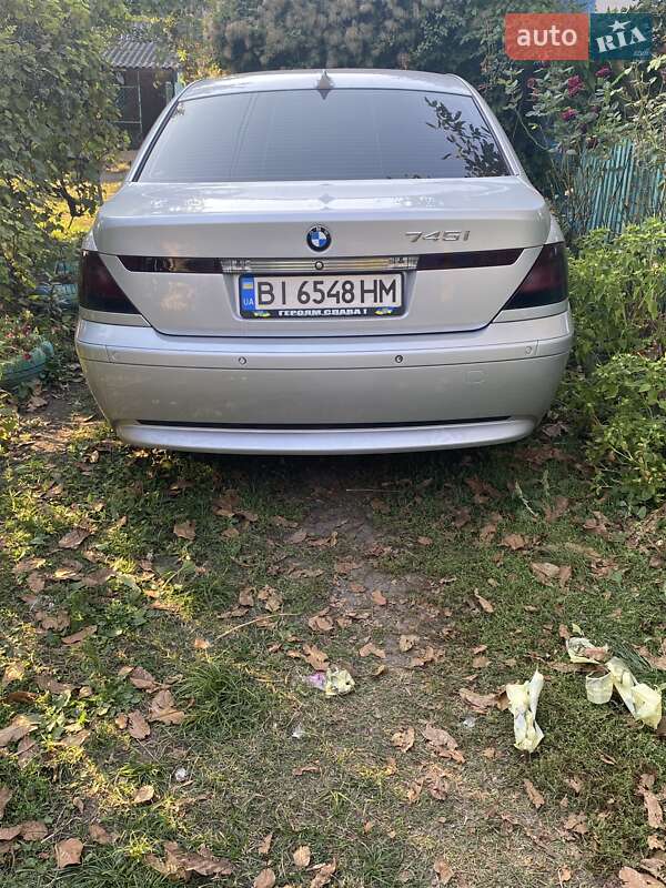 2004 bmw 745i