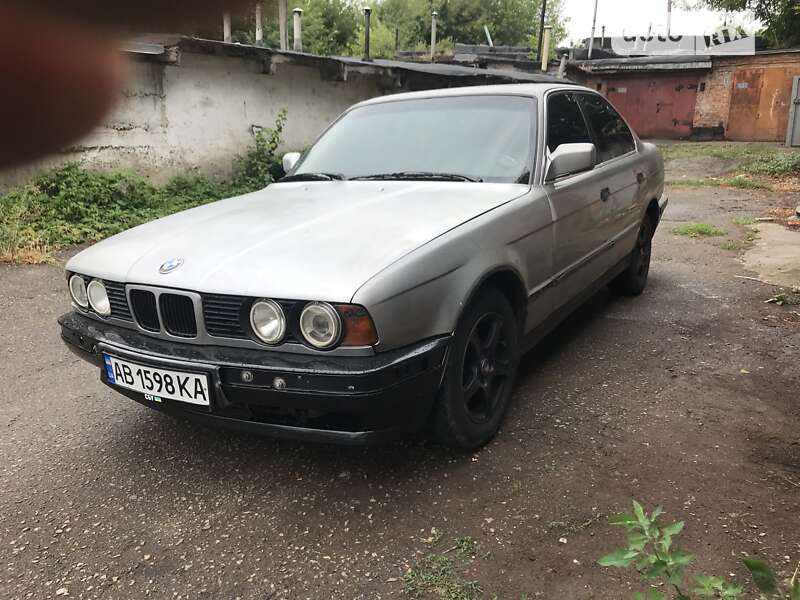 1990 bmw 520i