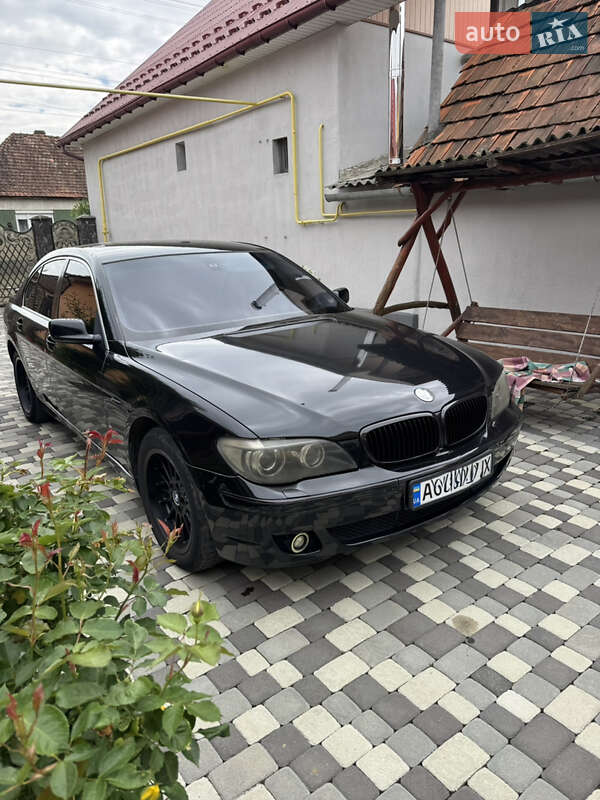 2005 bmw 730i