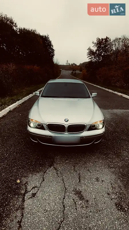 2005 bmw 740i
