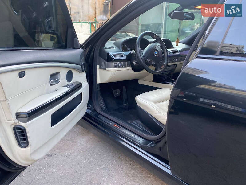 2005 bmw 740i